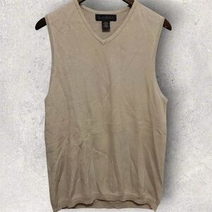 Banana Republic Men’s Beige V-Neck Knit Sweater Vest 100% Cotton EUC Medium